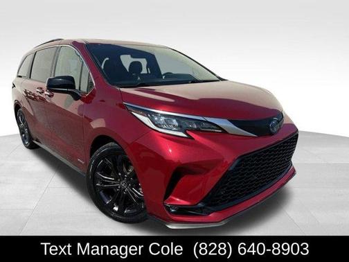 2021 Toyota Sienna XSE 7 Passenger