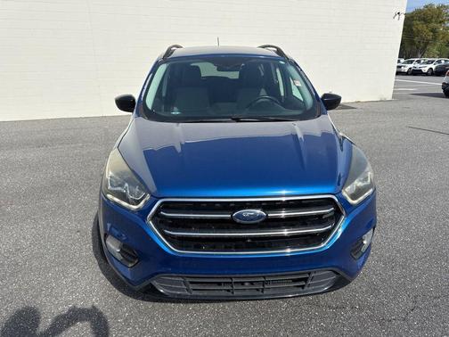 Lightning Blue 2018 Ford Escape SE