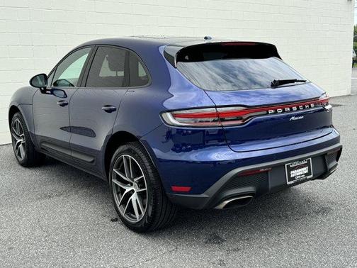 2024 Porsche Macan Base (PDK)