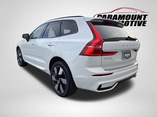 2024 Volvo XC60 Recharge Plug-In Hybrid T8 Plus Dark Theme