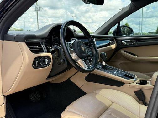 2021 Porsche Macan Base