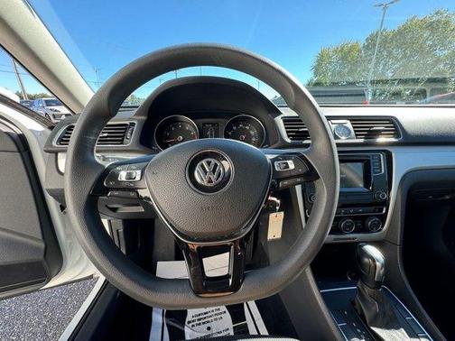 2016 Volkswagen Passat 1.8T S