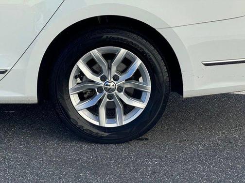 2016 Volkswagen Passat 1.8T S