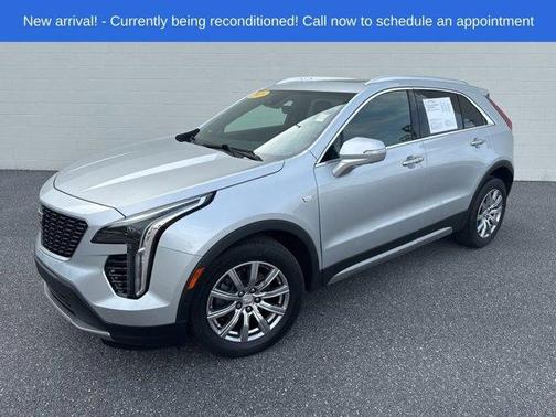 Radiant Silver Metallic 2019 Cadillac XT4 Premium Luxury
