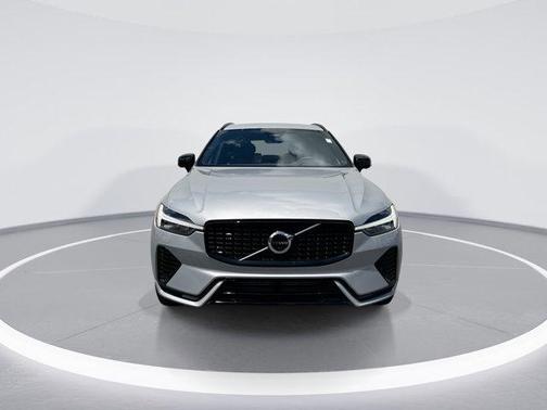 2024 Volvo XC60 Recharge Plug-In Hybrid T8 Plus Dark Theme