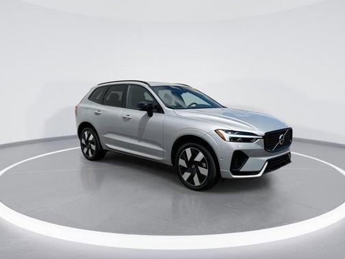 2024 Volvo XC60 Recharge Plug-In Hybrid T8 Plus Dark Theme