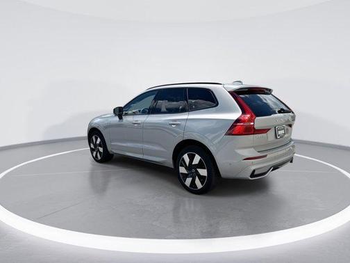 2024 Volvo XC60 Recharge Plug-In Hybrid T8 Plus Dark Theme