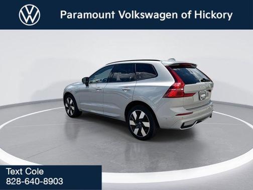 2024 Volvo XC60 Recharge Plug-In Hybrid T8 Plus Dark Theme