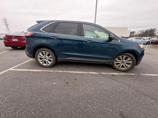 2020 Ford Edge Titanium