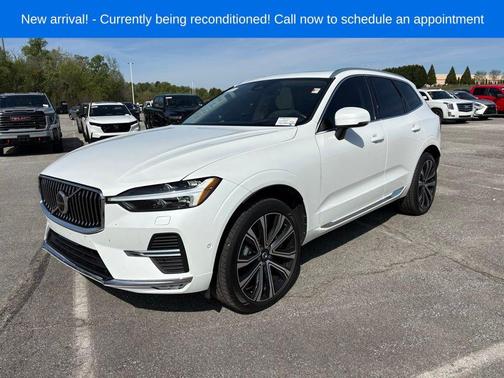 2023 Volvo XC60 B5 Ultimate Bright Theme