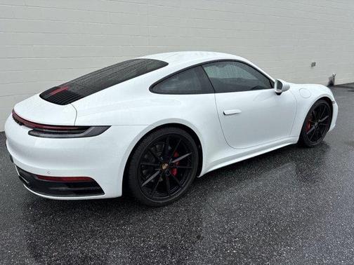 2022 Porsche 911 Carrera 4 GTS