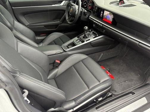2022 Porsche 911 Carrera 4 GTS