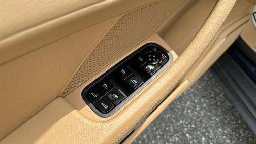 2018 Porsche Panamera Base