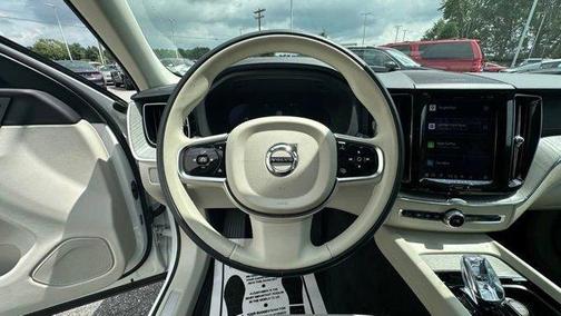 2025 Volvo XC60 B5 Ultra