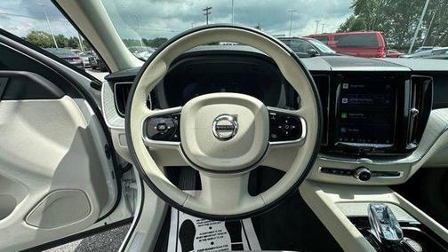 2025 Volvo XC60 B5 Ultra
