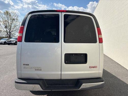 2011 GMC Savana 2500 LT