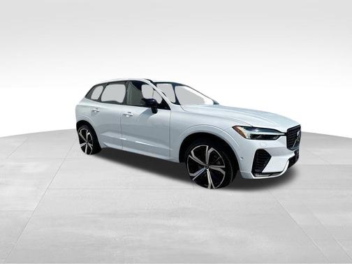 2022 Volvo XC60 B6 R-Design