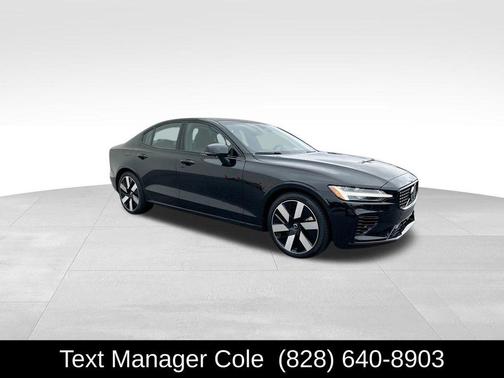 2024 Volvo S60 Recharge Plug-In Hybrid T8 Plus Dark Theme