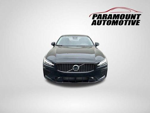 2024 Volvo S60 Recharge Plug-In Hybrid T8 Plus Dark Theme
