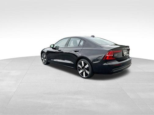 2024 Volvo S60 Recharge Plug-In Hybrid T8 Plus Dark Theme