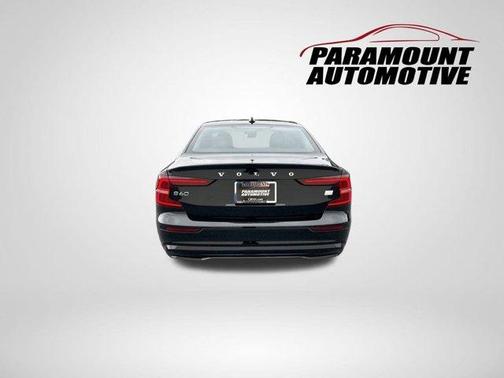 2024 Volvo S60 Recharge Plug-In Hybrid T8 Plus Dark Theme