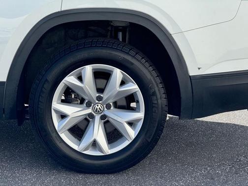 2018 Volkswagen Atlas 3.6L SE w/Technology