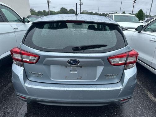 Ice Silver Metallic 2017 Subaru Impreza 2.0i