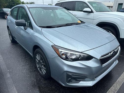 Ice Silver Metallic 2017 Subaru Impreza 2.0i