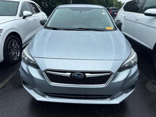 Ice Silver Metallic 2017 Subaru Impreza 2.0i