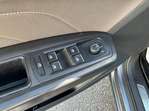 2023 Volkswagen Atlas 3.6L SE w/Technology
