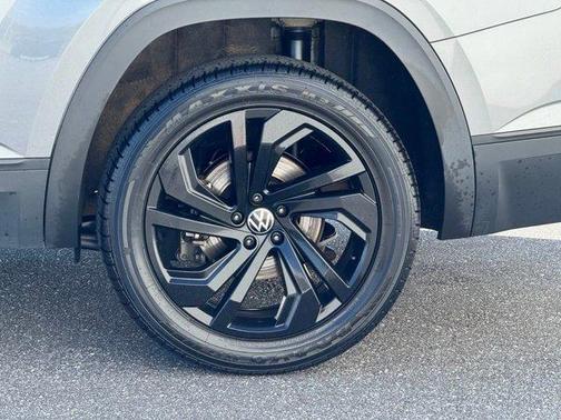 2023 Volkswagen Atlas 3.6L SE w/Technology