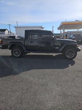 2021 Jeep Gladiator Overland