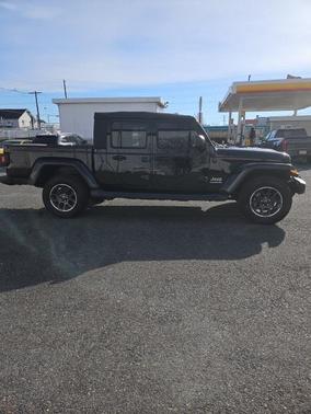 2021 Jeep Gladiator Overland