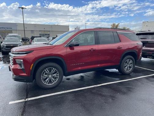 2025 Chevrolet Traverse LT
