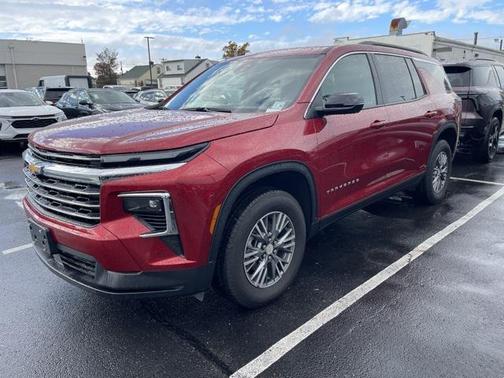 2025 Chevrolet Traverse LT