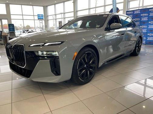 Brooklyn Grey Metallic 2025 BMW 750e i xDrive