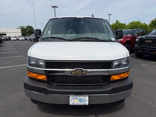 Summit White 2025 Chevrolet Express 3500 RWD 3500 Extended Wheelbase LT