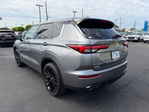 Mercury Gray Metallic 2022 Mitsubishi Outlander Black Edition S-AWC