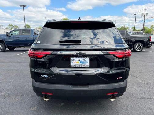 Mosaic Black Metallic 2023 Chevrolet Traverse RS