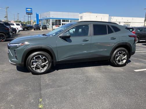 2025 Chevrolet Trax LT