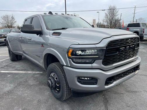 2022 RAM 3500 Limited Crew Cab 4x4 8' Box
