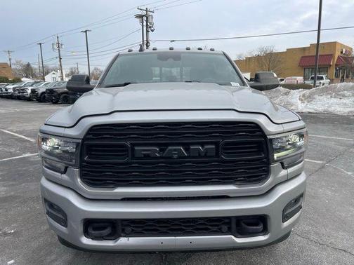 2022 RAM 3500 Limited Crew Cab 4x4 8' Box