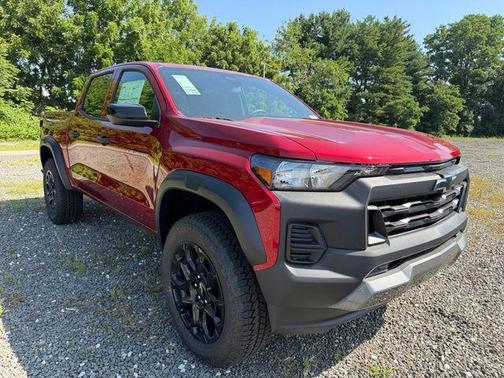 Radiant Red Tintcoat 2026 Chevrolet Colorado Trail Boss