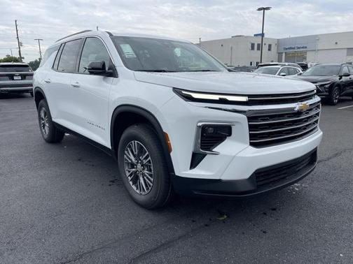 2025 Chevrolet Traverse LT