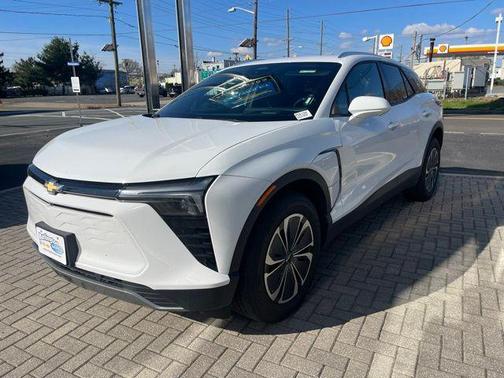 Summit White 2024 Chevrolet Blazer EV eAWD LT