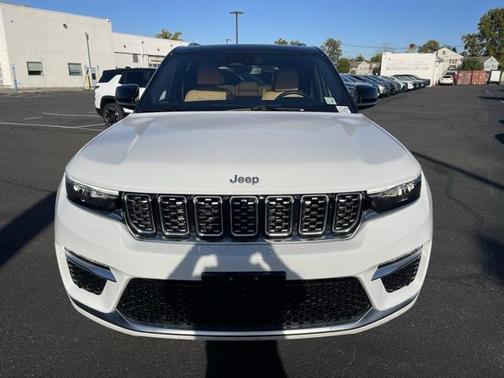 2023 Jeep Grand Cherokee Summit