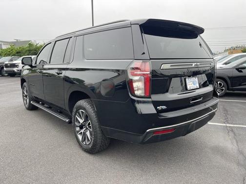 2022 Chevrolet Suburban 4WD Z71