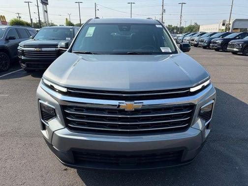 Sterling Gray Metallic 2026 Chevrolet Traverse LT