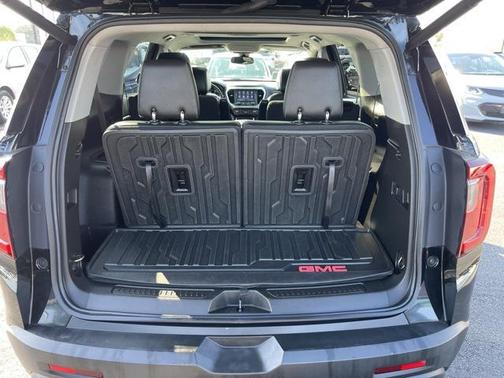 2023 GMC Acadia AWD SLT