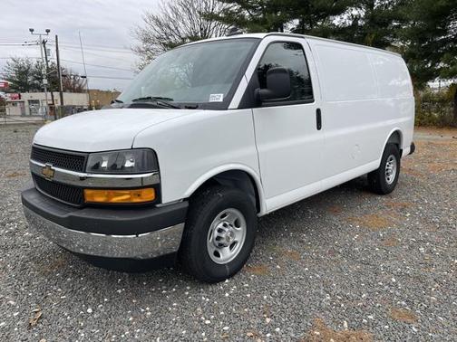 2025 Chevrolet Express 2500 RWD 2500 Regular Wheelbase WT